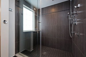 Huge Shower W/Body Jets, Rain Shower...