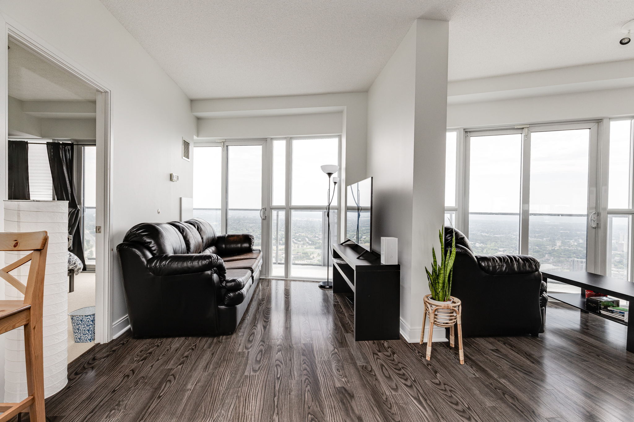 Mississauga property showcase — delivered property photograph 4