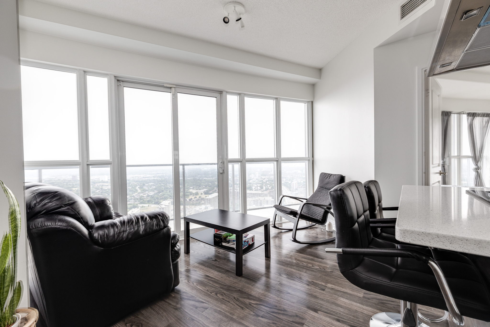 Mississauga property showcase — delivered property photograph 9