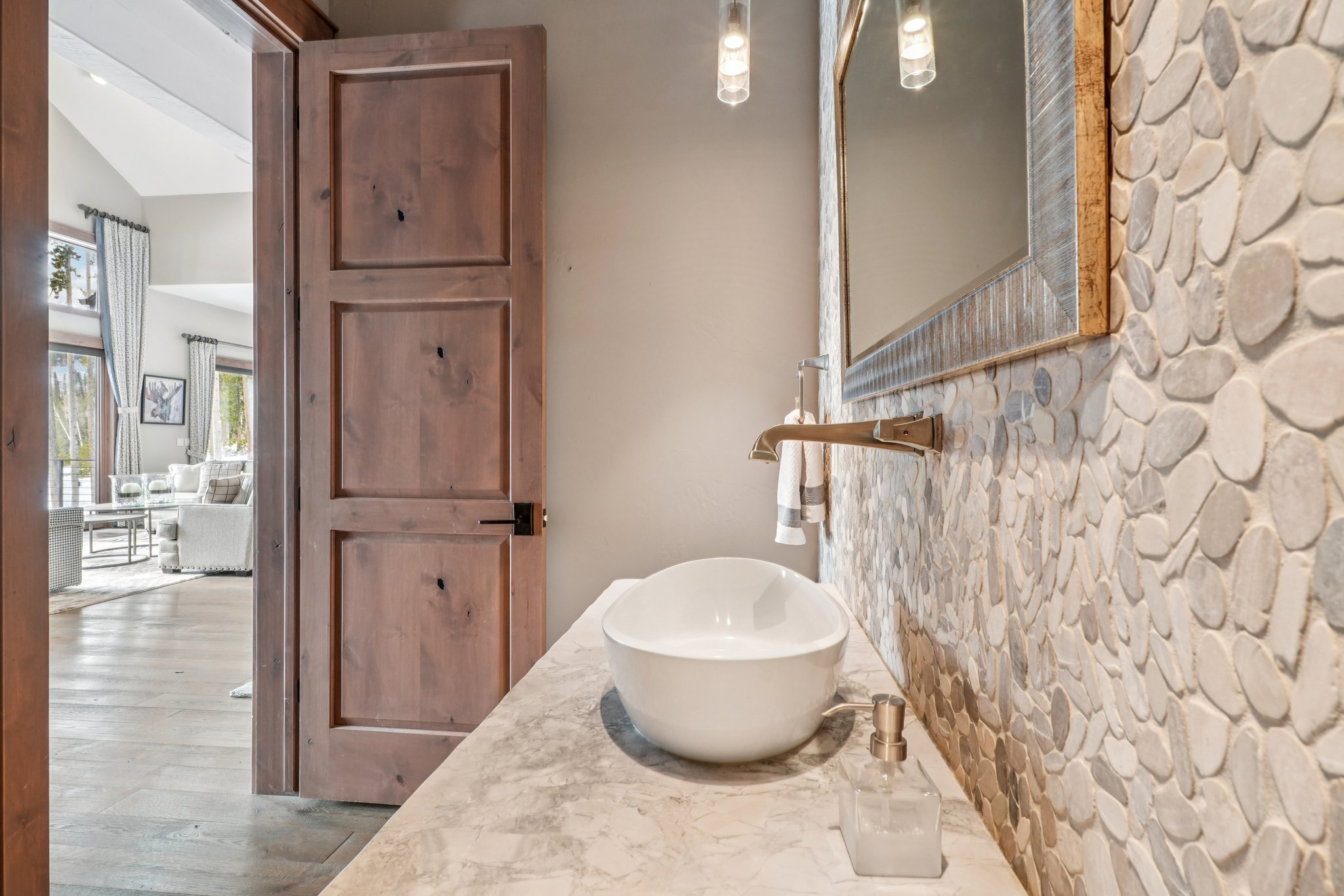 Barton Ridge Dr-S3101-036.jpg