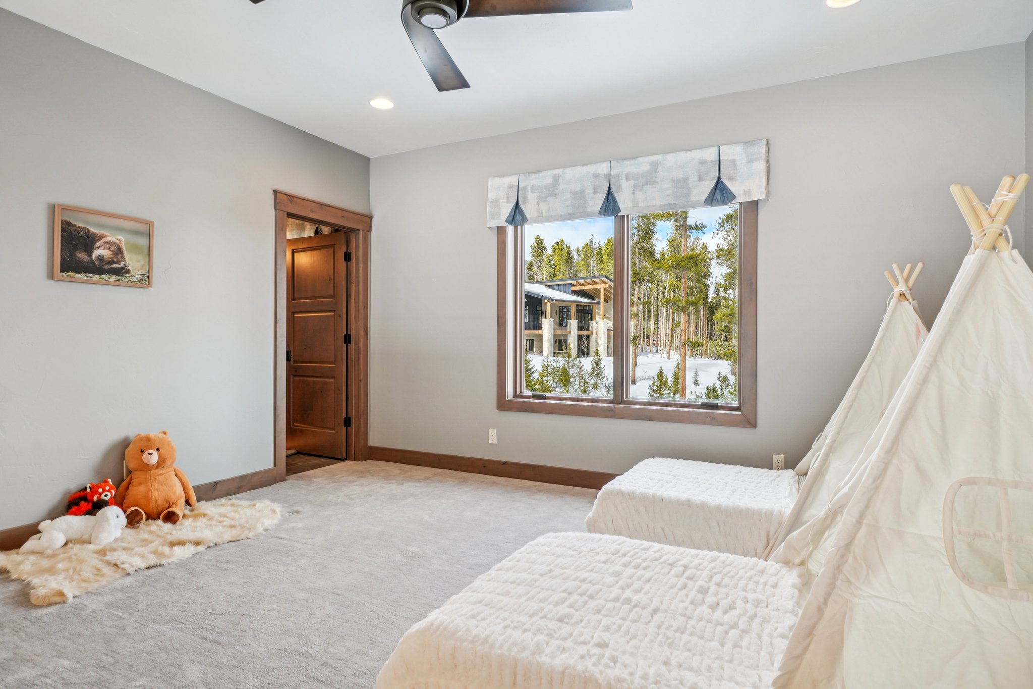 Barton Ridge Dr-S3101-058.jpg