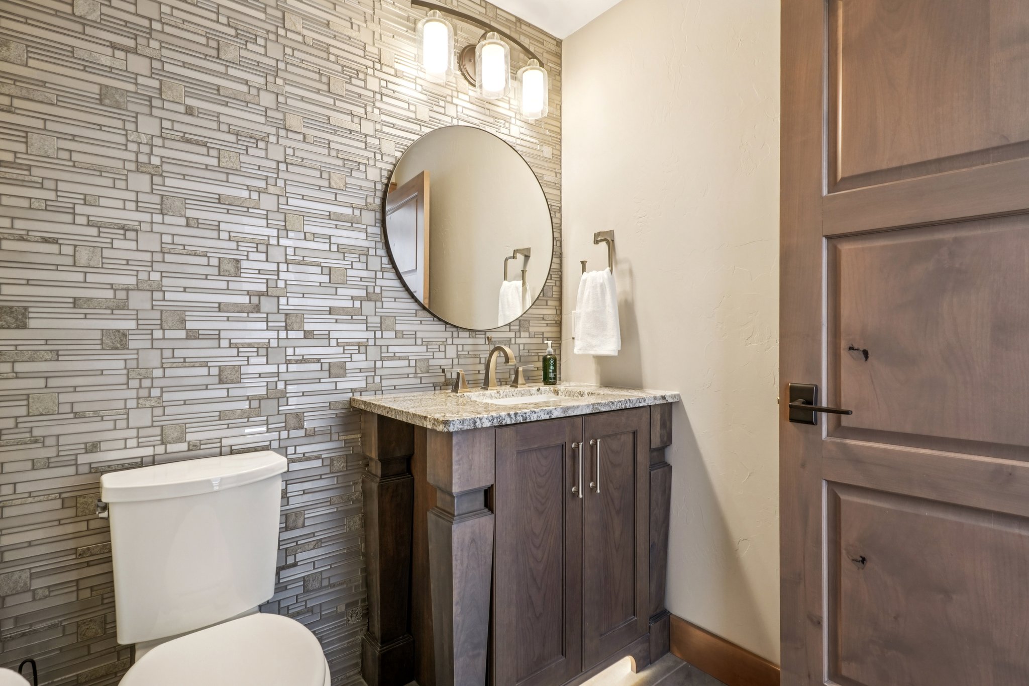 Barton Ridge Dr-S3101-066.jpg