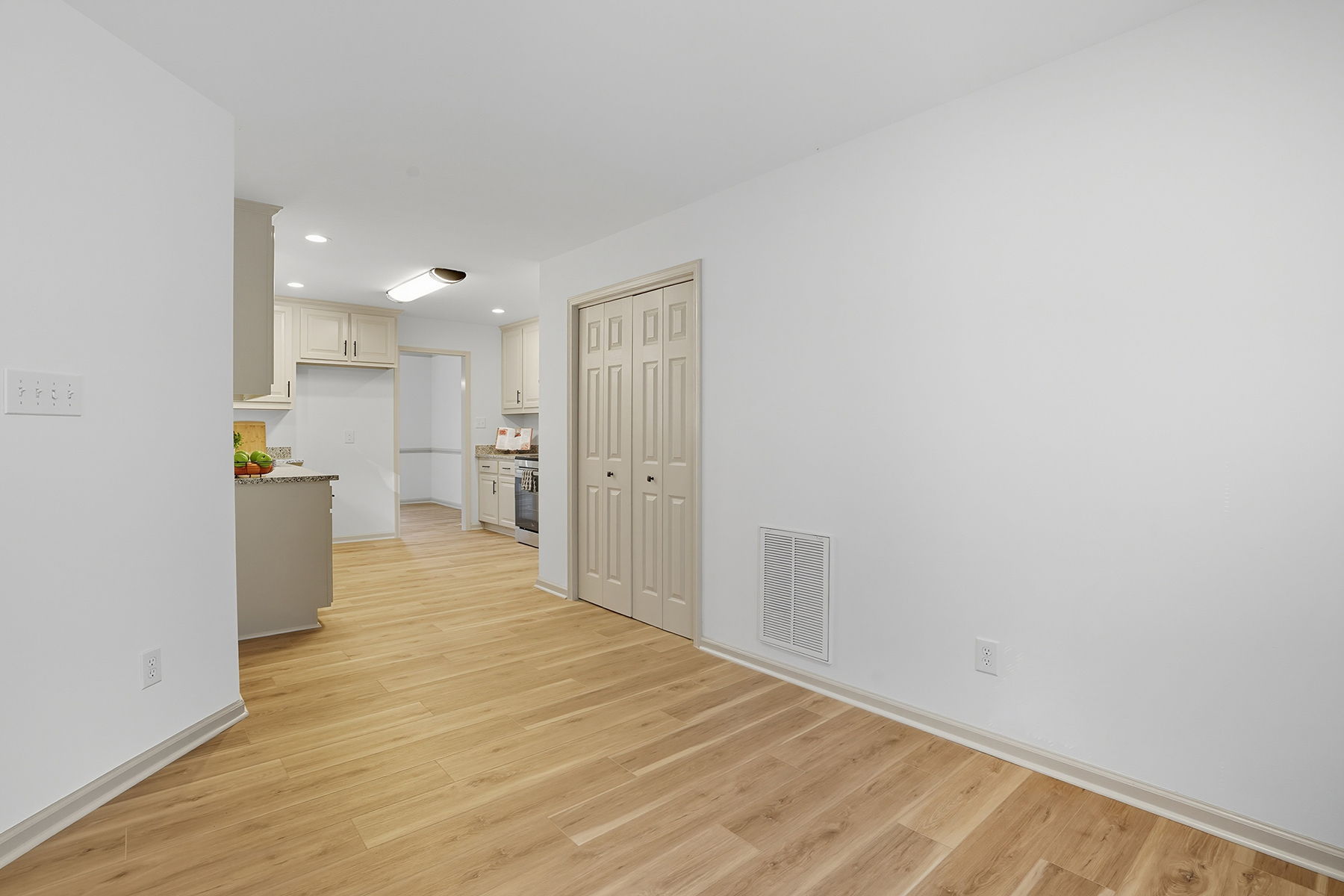 Breakfast Nook/Kitchen