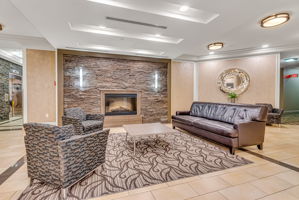 5-lobby2