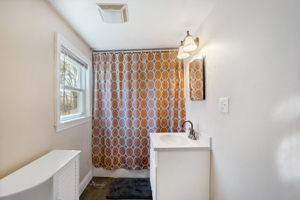 60 Ivy Rd, Weymouth, MA 02190, USA Photo 8