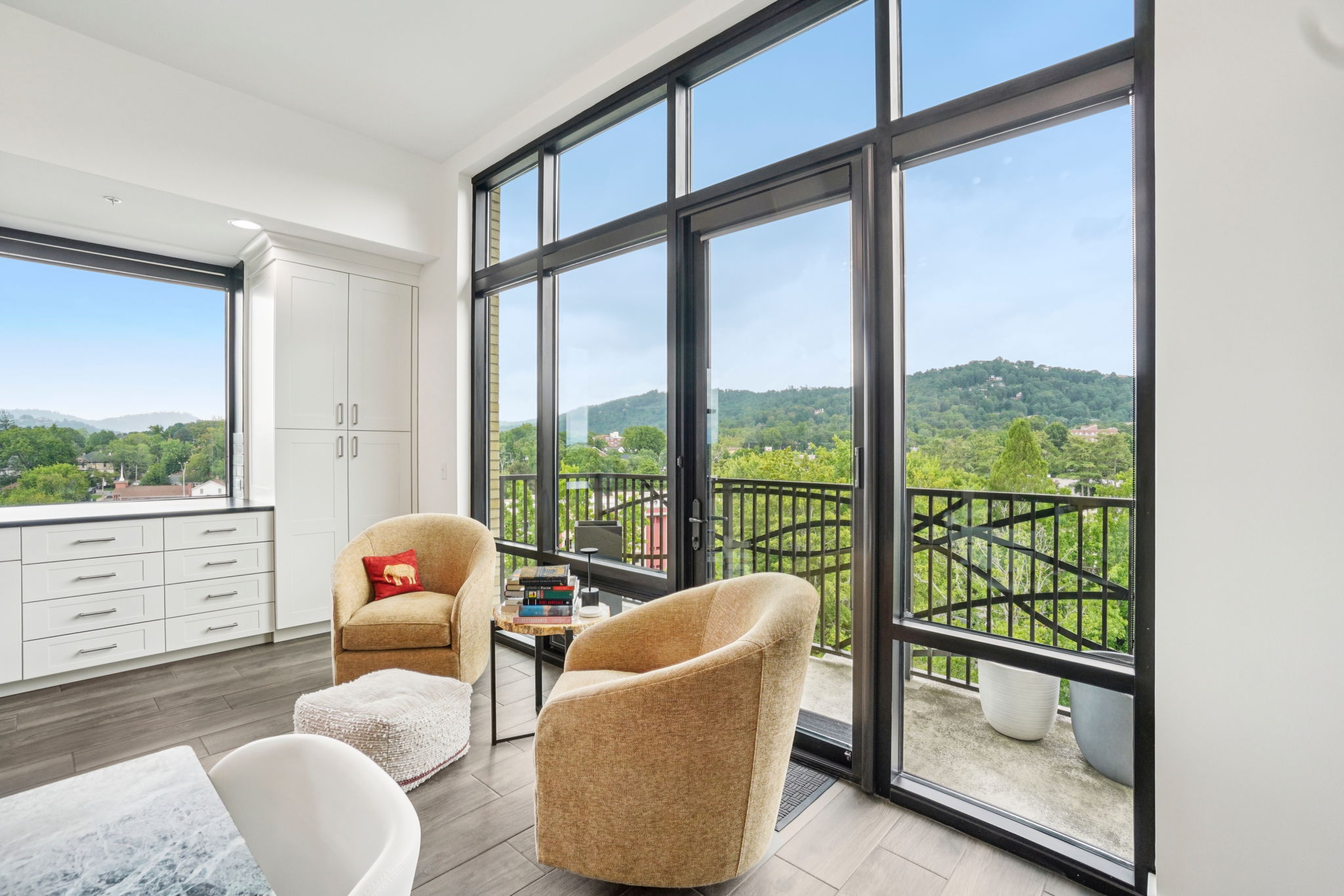 N Market St Unit 417-005