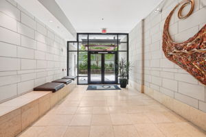 N Market St Unit 417-002