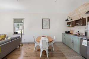  Photo 48