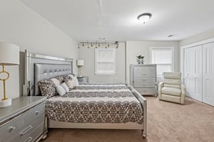 Steuben Blvd-L3110-043.jpg