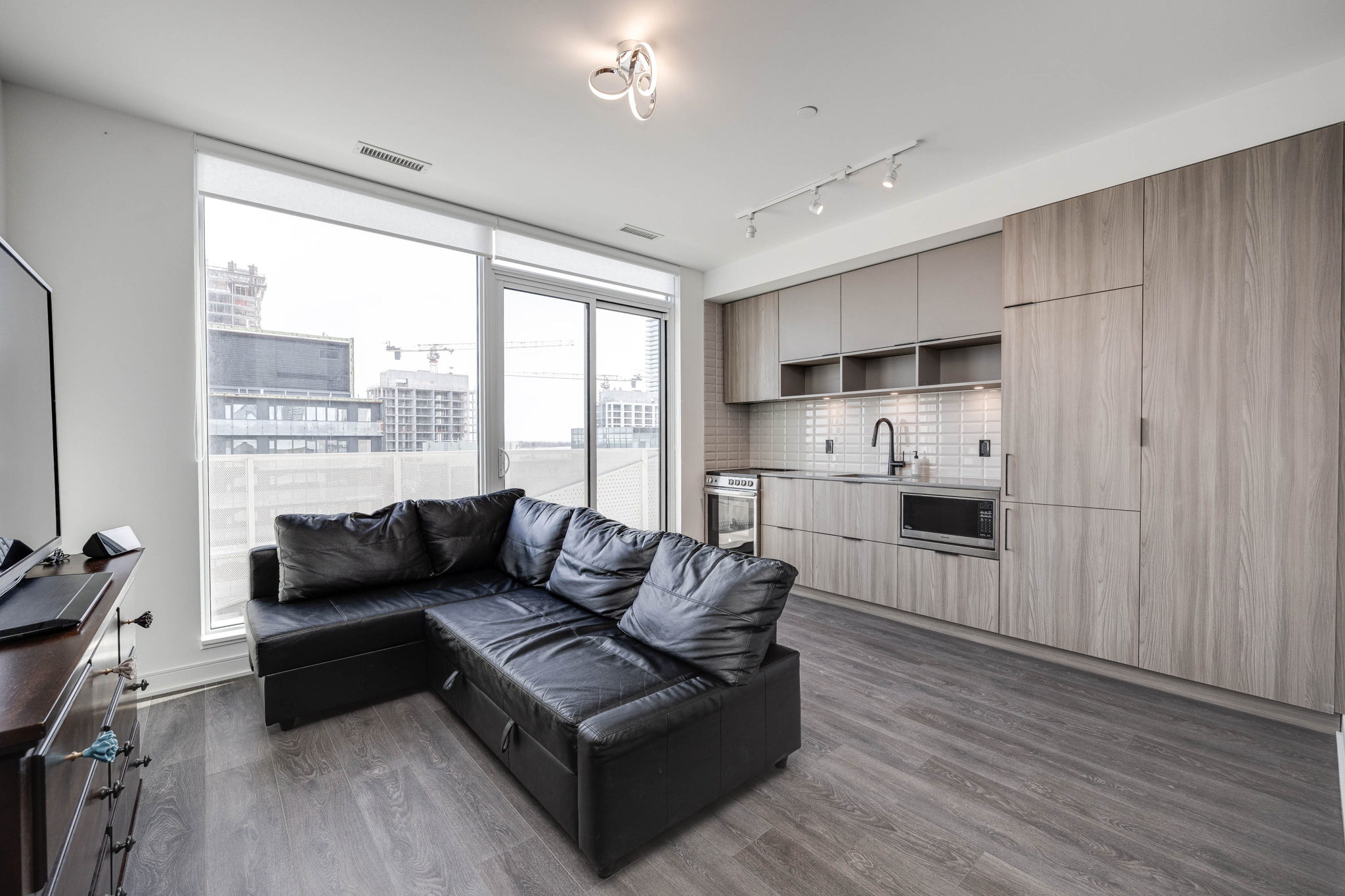 Toronto property showcase — delivered property photograph 3