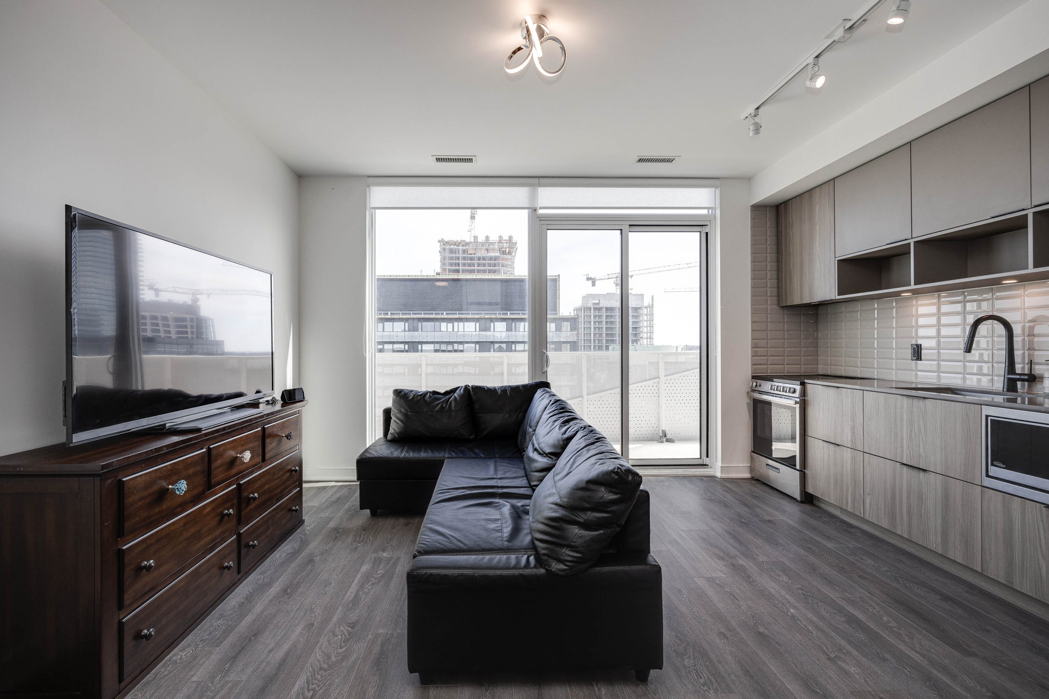 Toronto property showcase — delivered property photograph 4