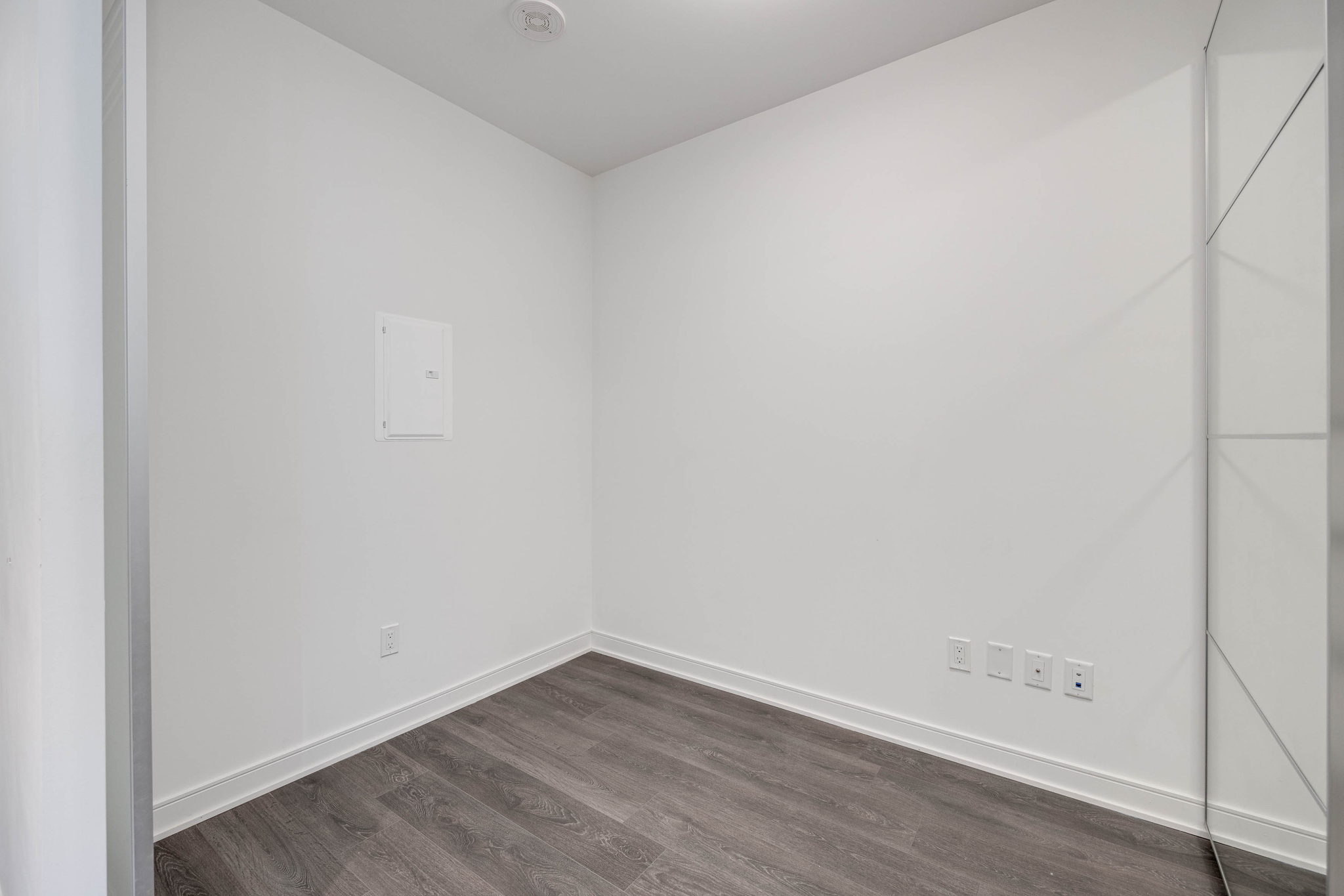 Toronto property showcase — delivered property photograph 17
