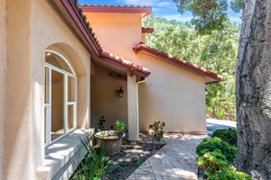 005_60 Toyon Way