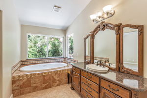 037_60 Toyon Way