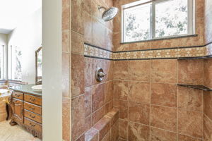 038_60 Toyon Way