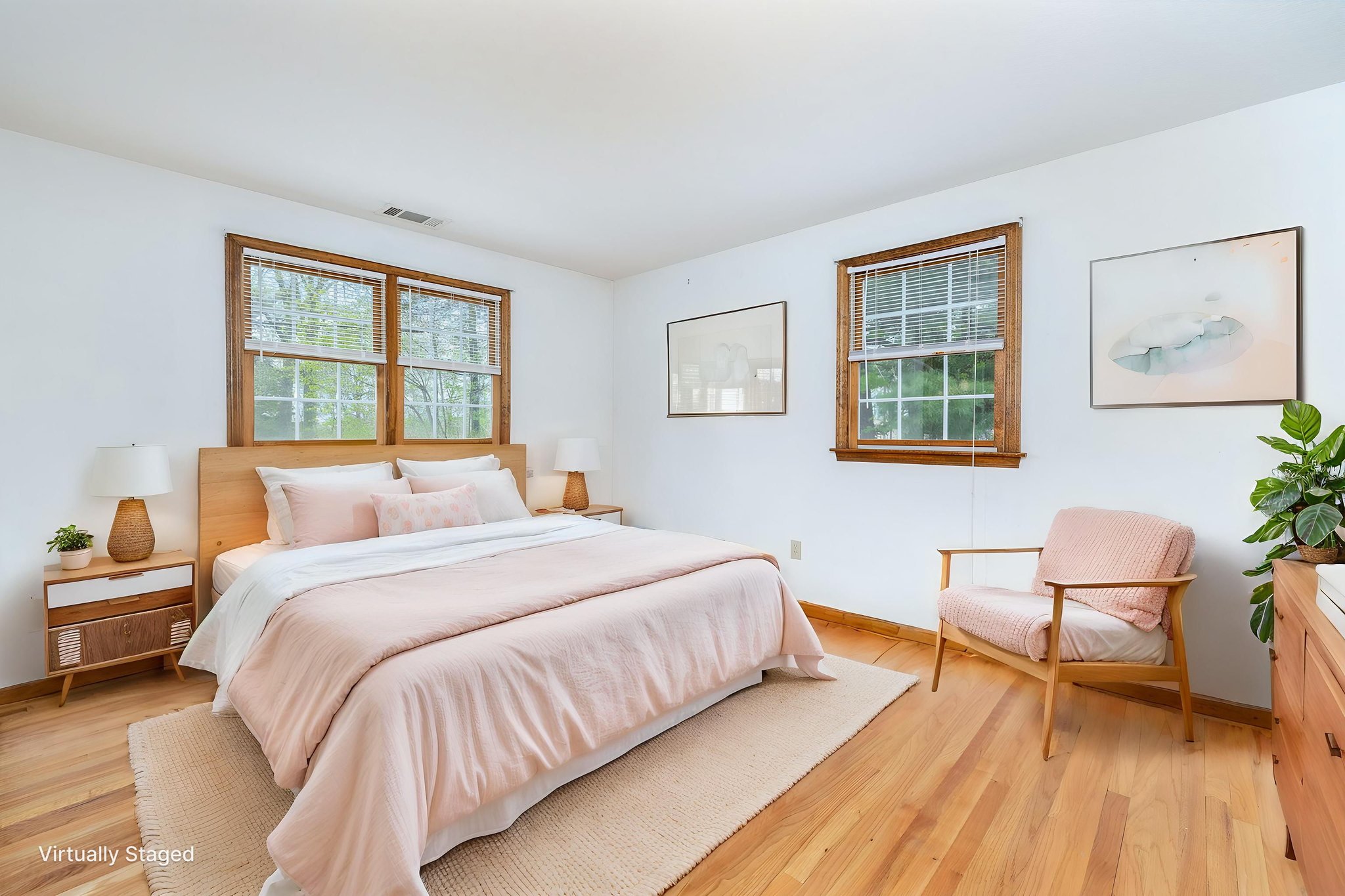 1T5A0607-Edit virtually staged.jpeg