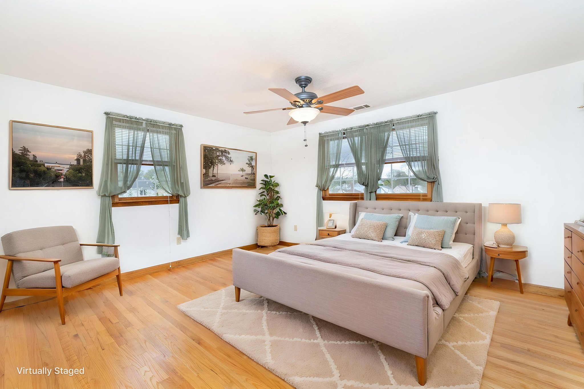 1T5A0615-Edit virtually staged.jpeg