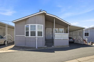  Photo 0