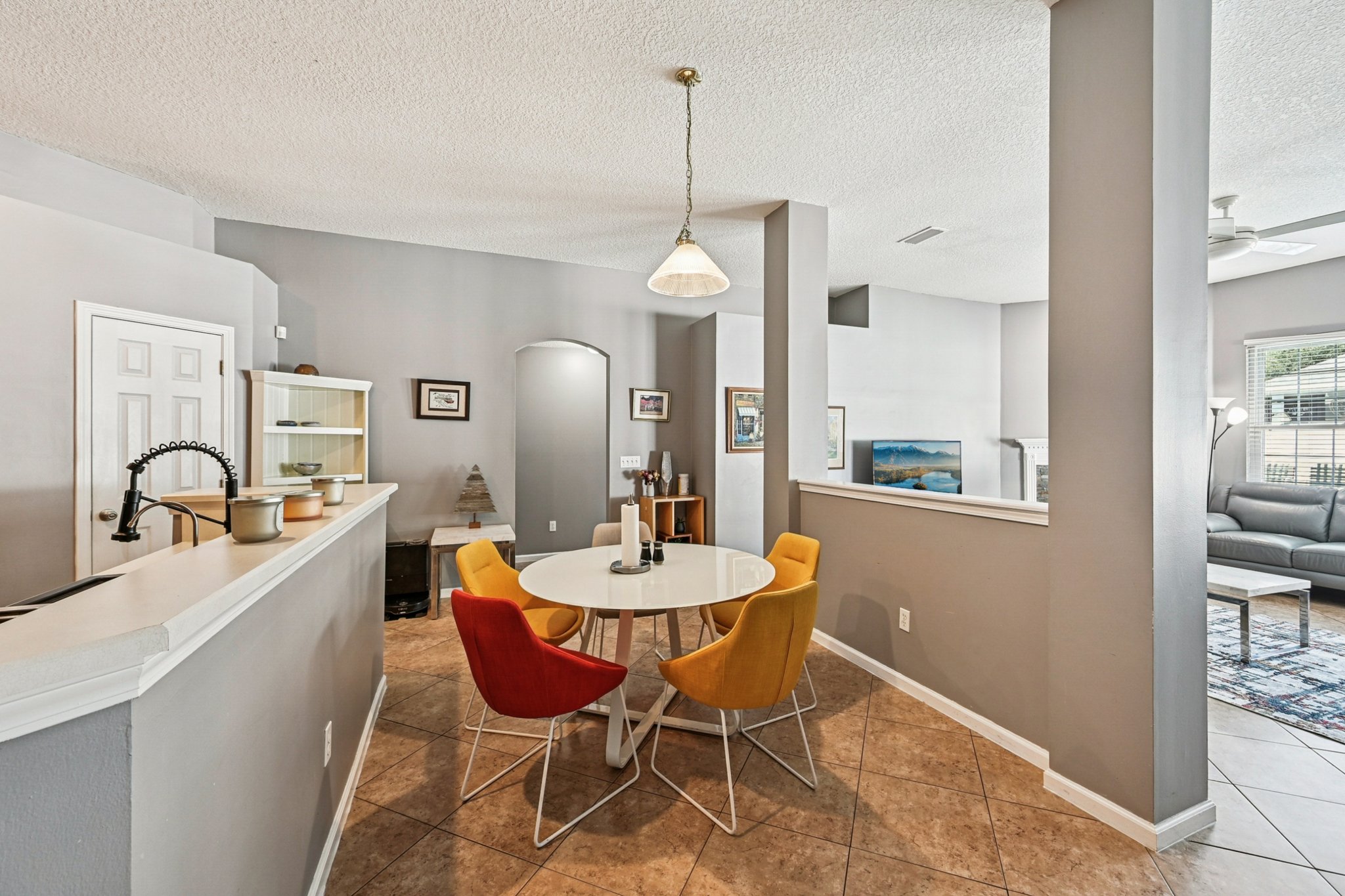 Acorn Ct-S0711-010.jpg