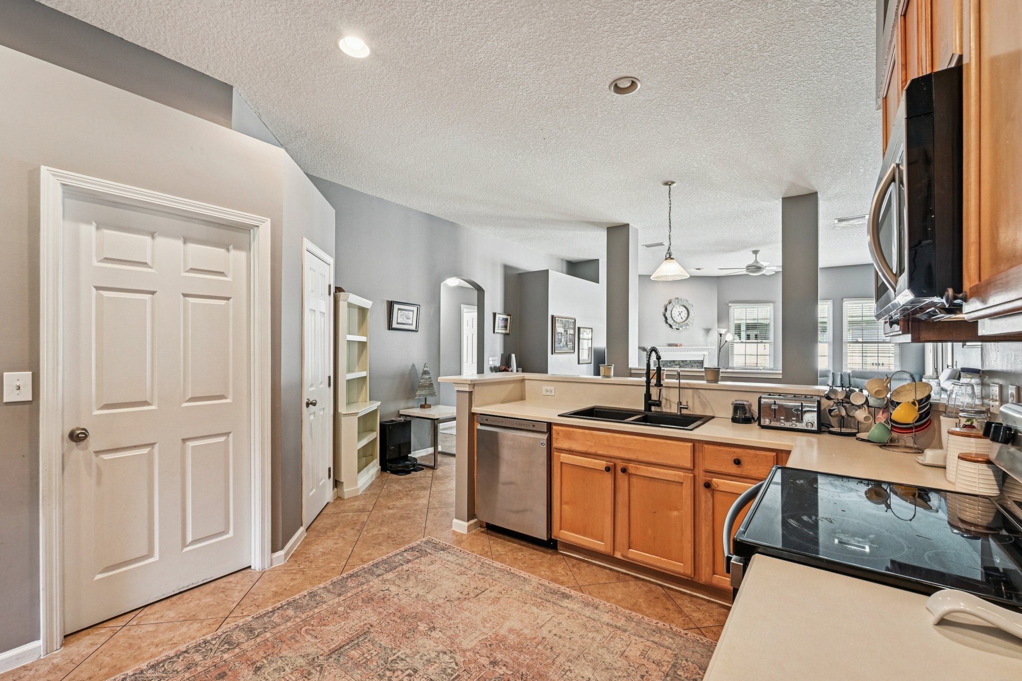 Acorn Ct-S0711-016.jpg