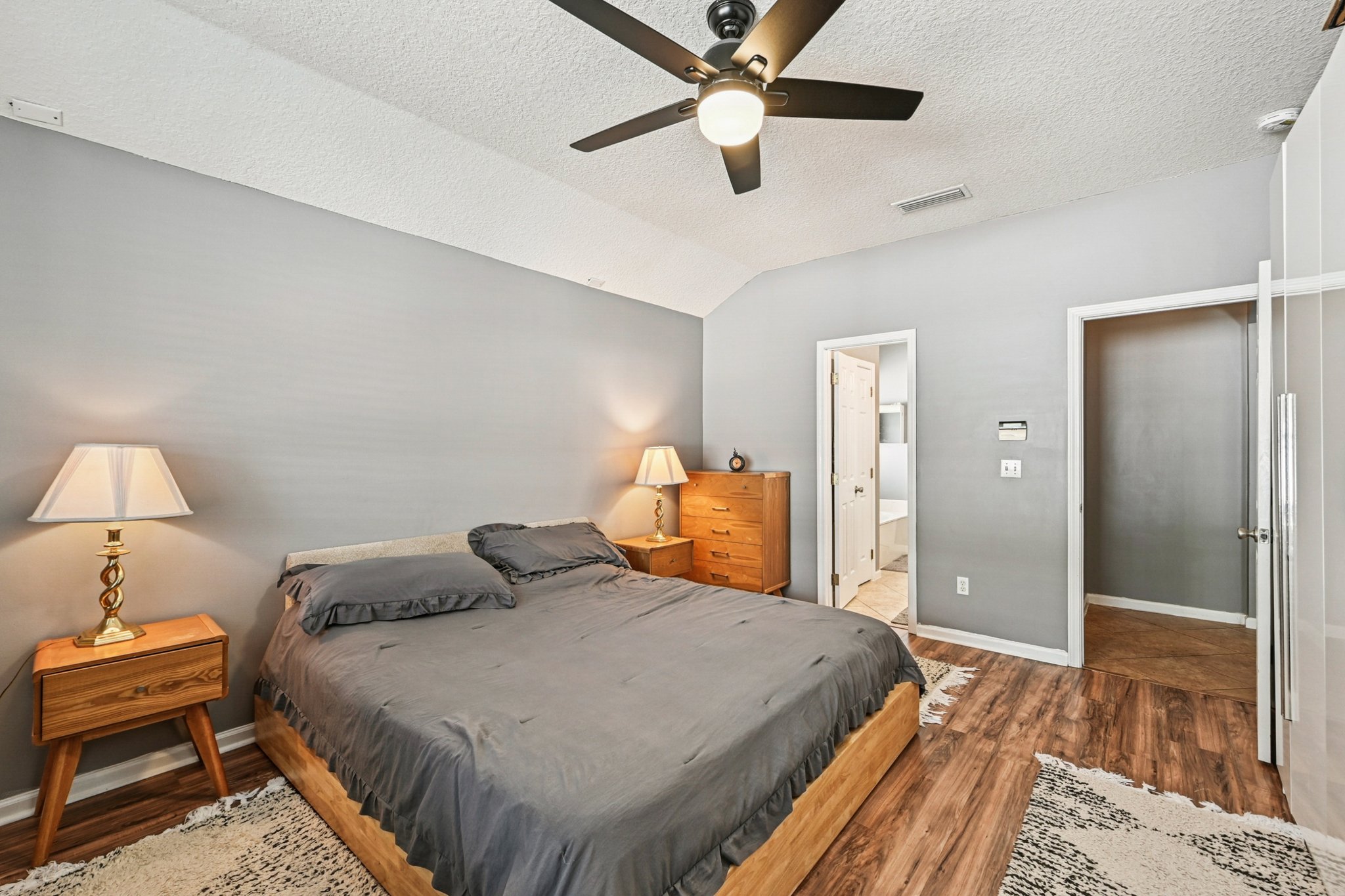 Acorn Ct-S0711-027.jpg