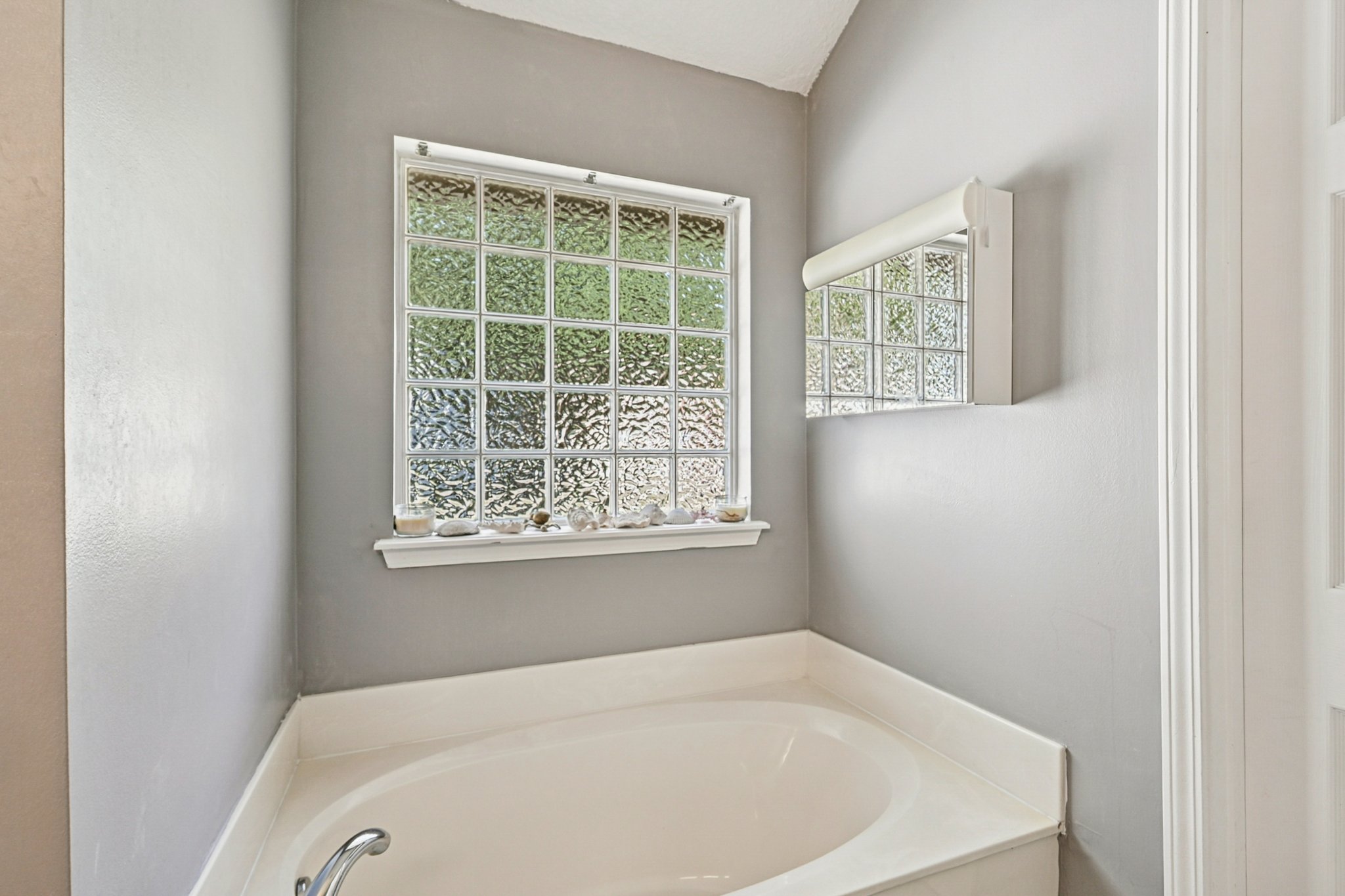 Acorn Ct-S0711-033.jpg