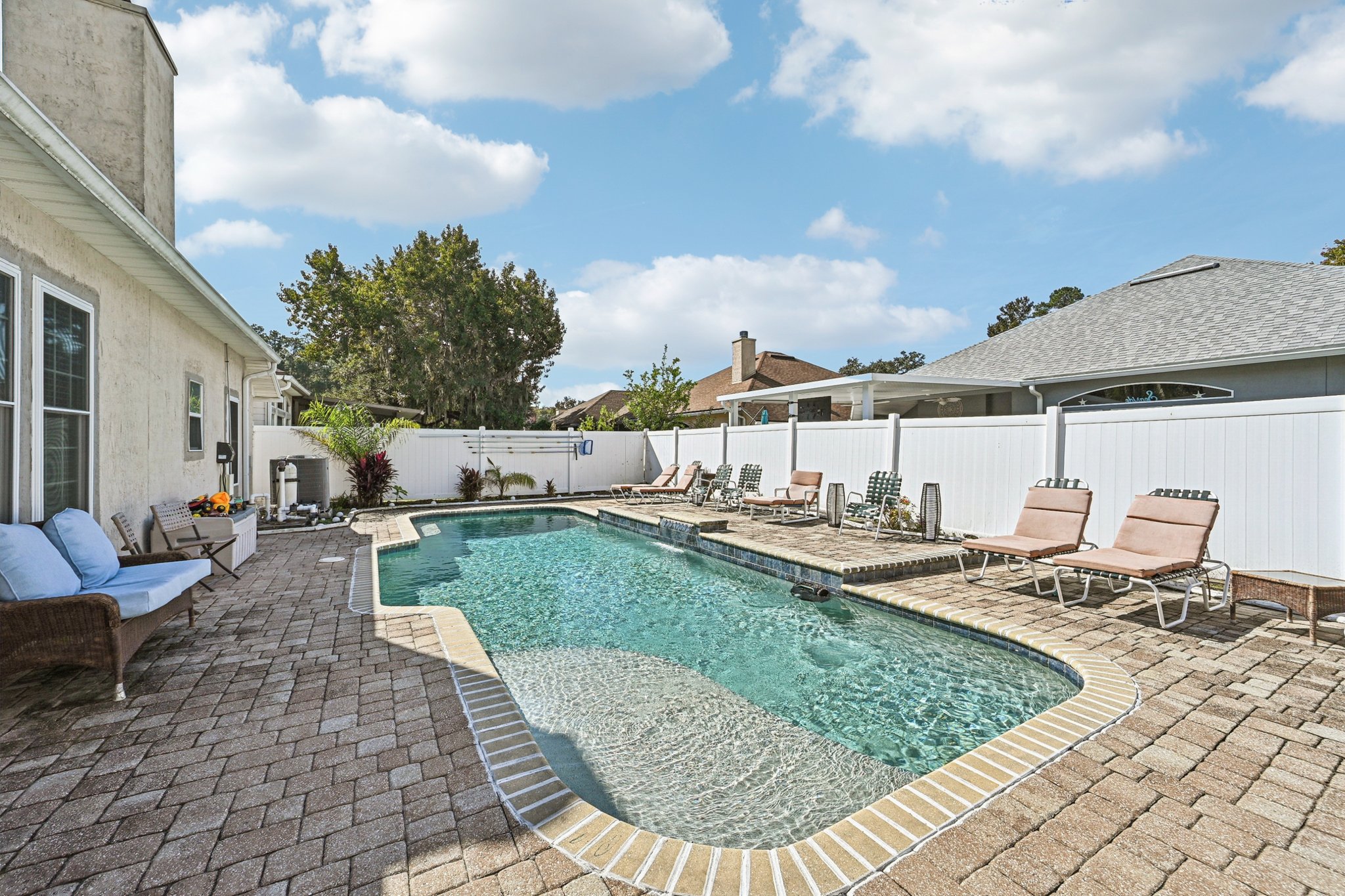 Acorn Ct-S0711-042.jpg