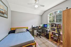 Acorn Ct-S0711-018.jpg