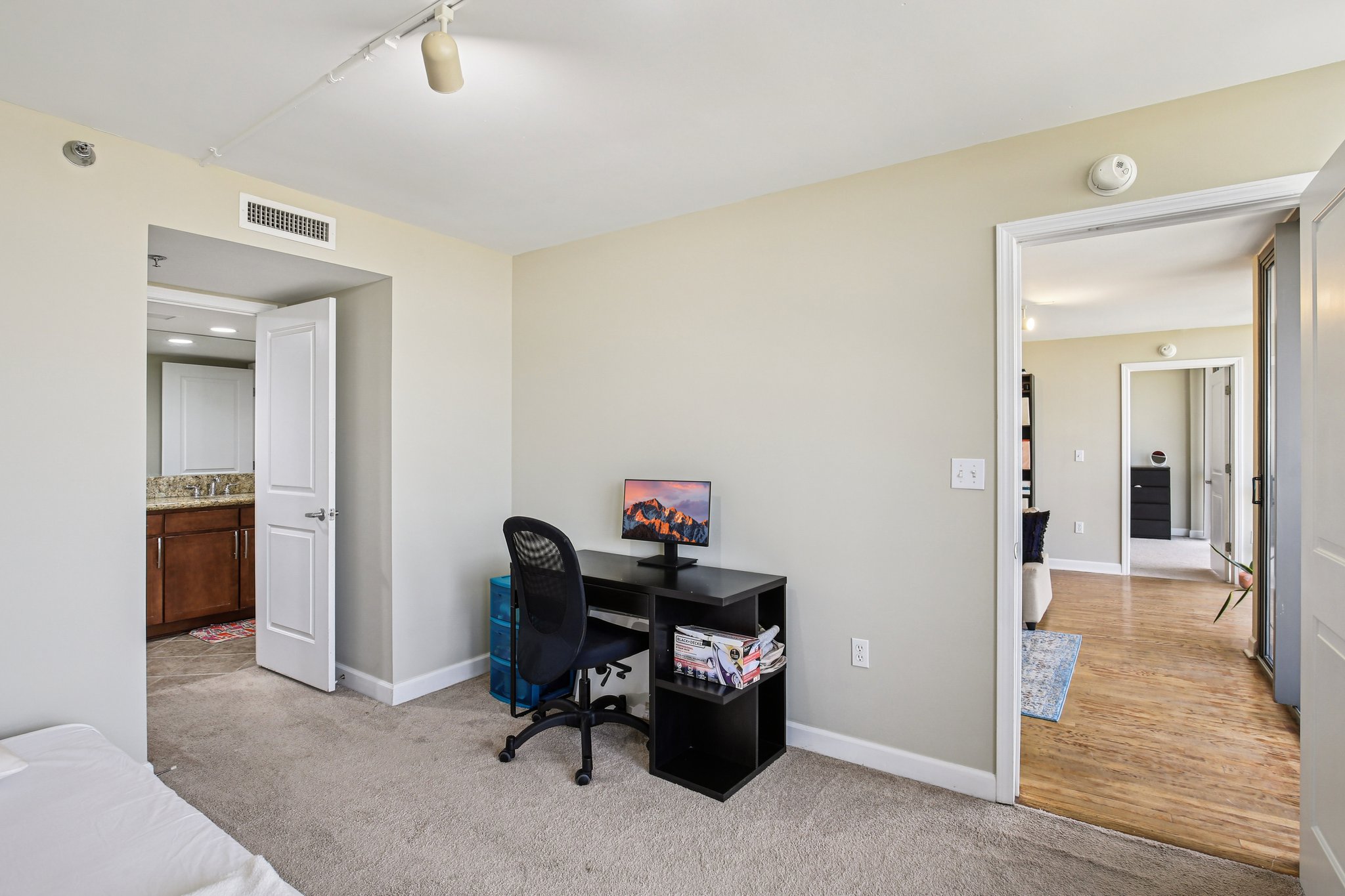 Admiral Blvd 1207-S2606-010.jpg