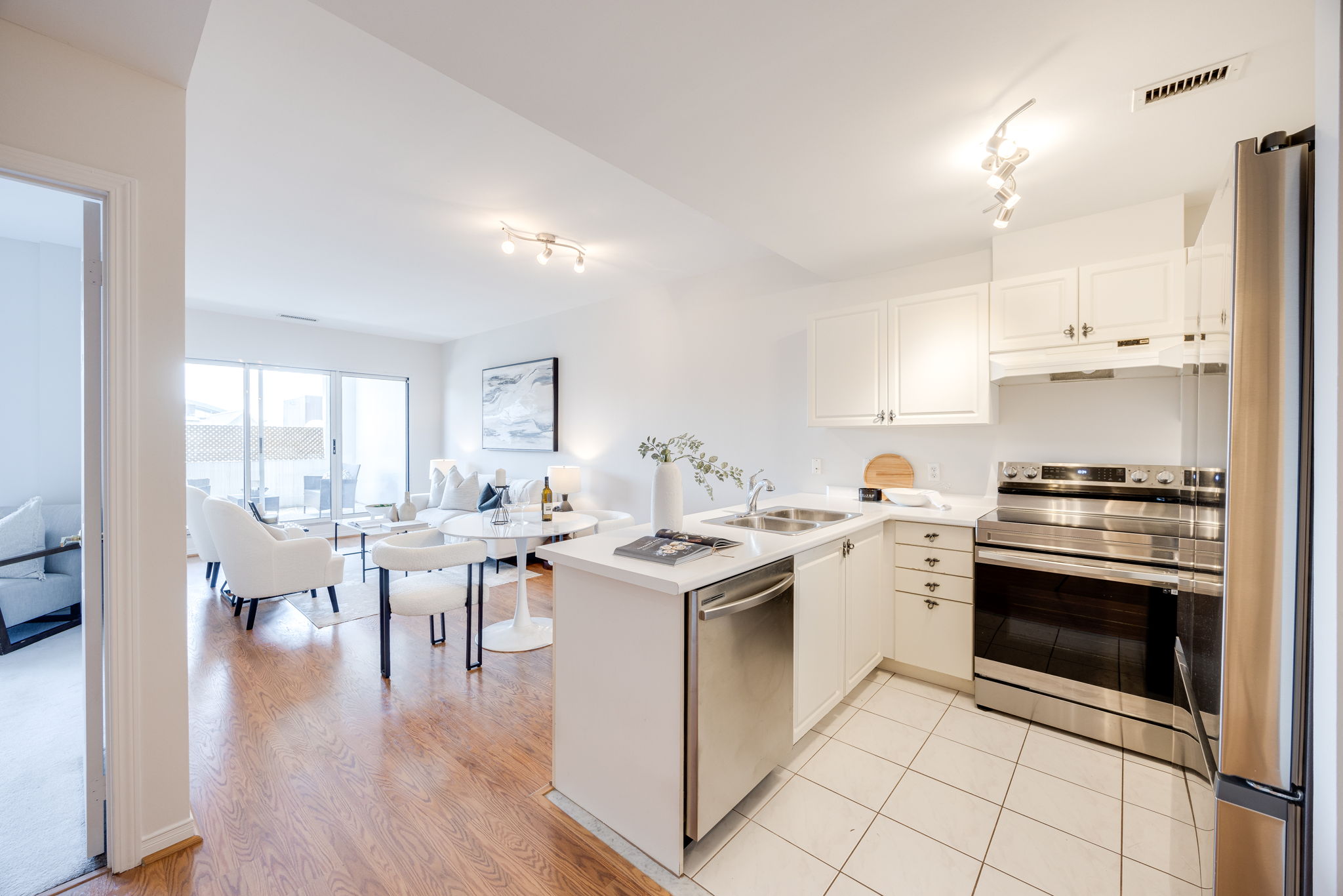 Toronto property showcase — delivered property photograph 5