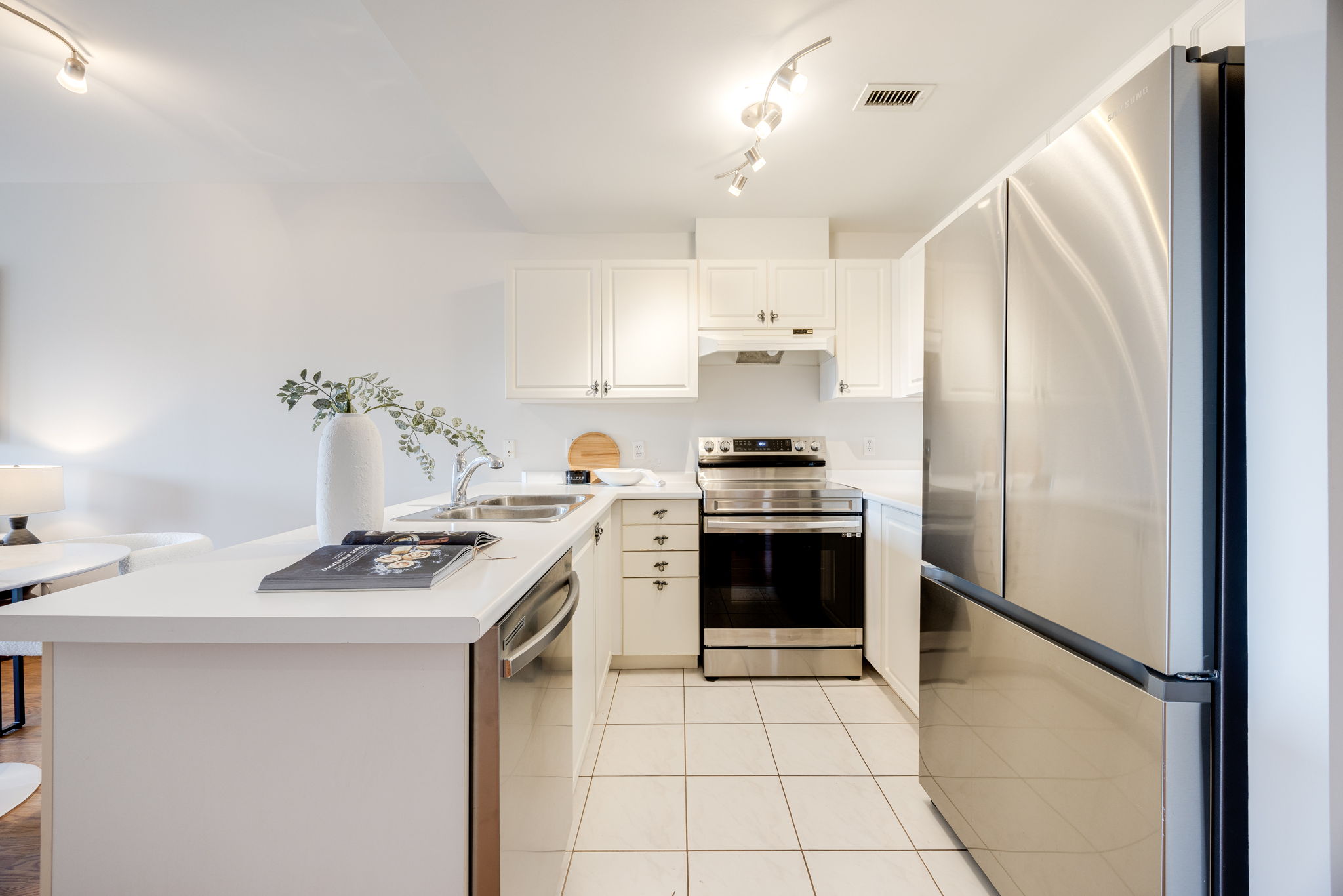 Toronto property showcase — delivered property photograph 7