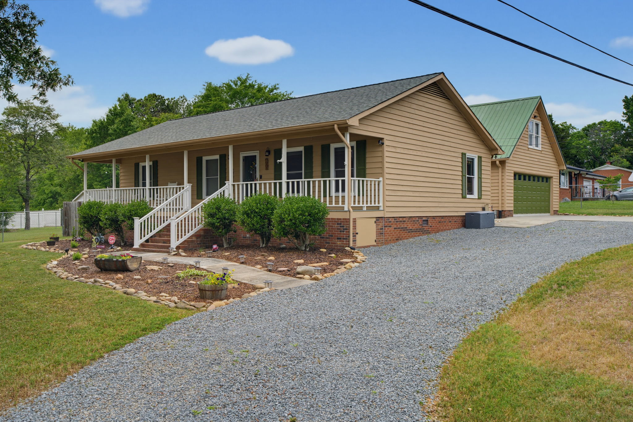 600 Fisher St-2