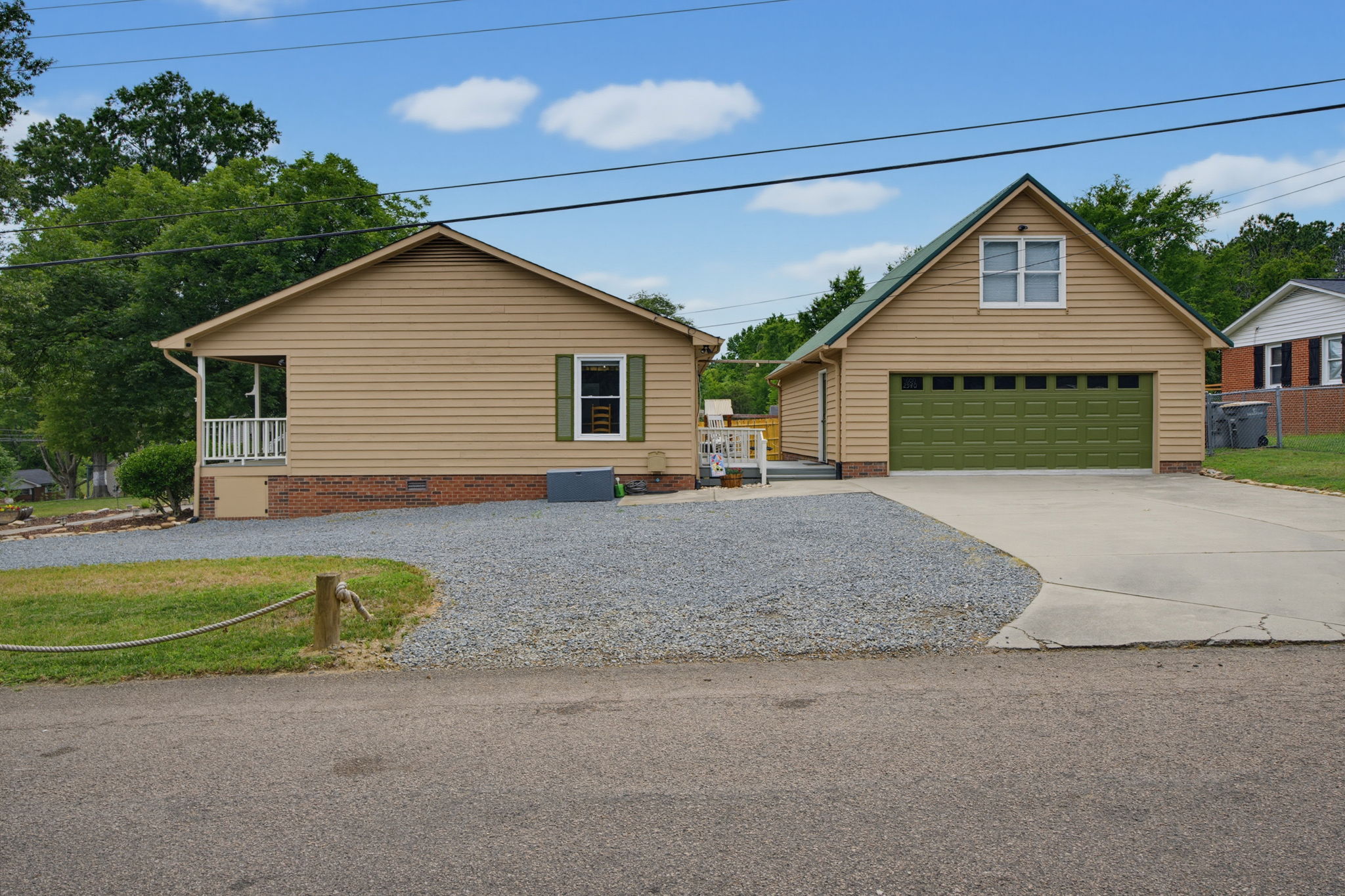 600 Fisher St-22