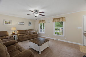 600 Fisher St-4