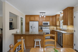 600 Fisher St-8