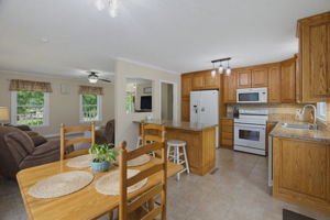 600 Fisher St-9