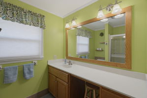 600 Fisher St-16