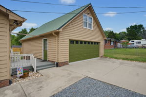 600 Fisher St-24