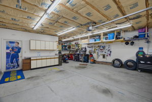 600 Fisher St-25