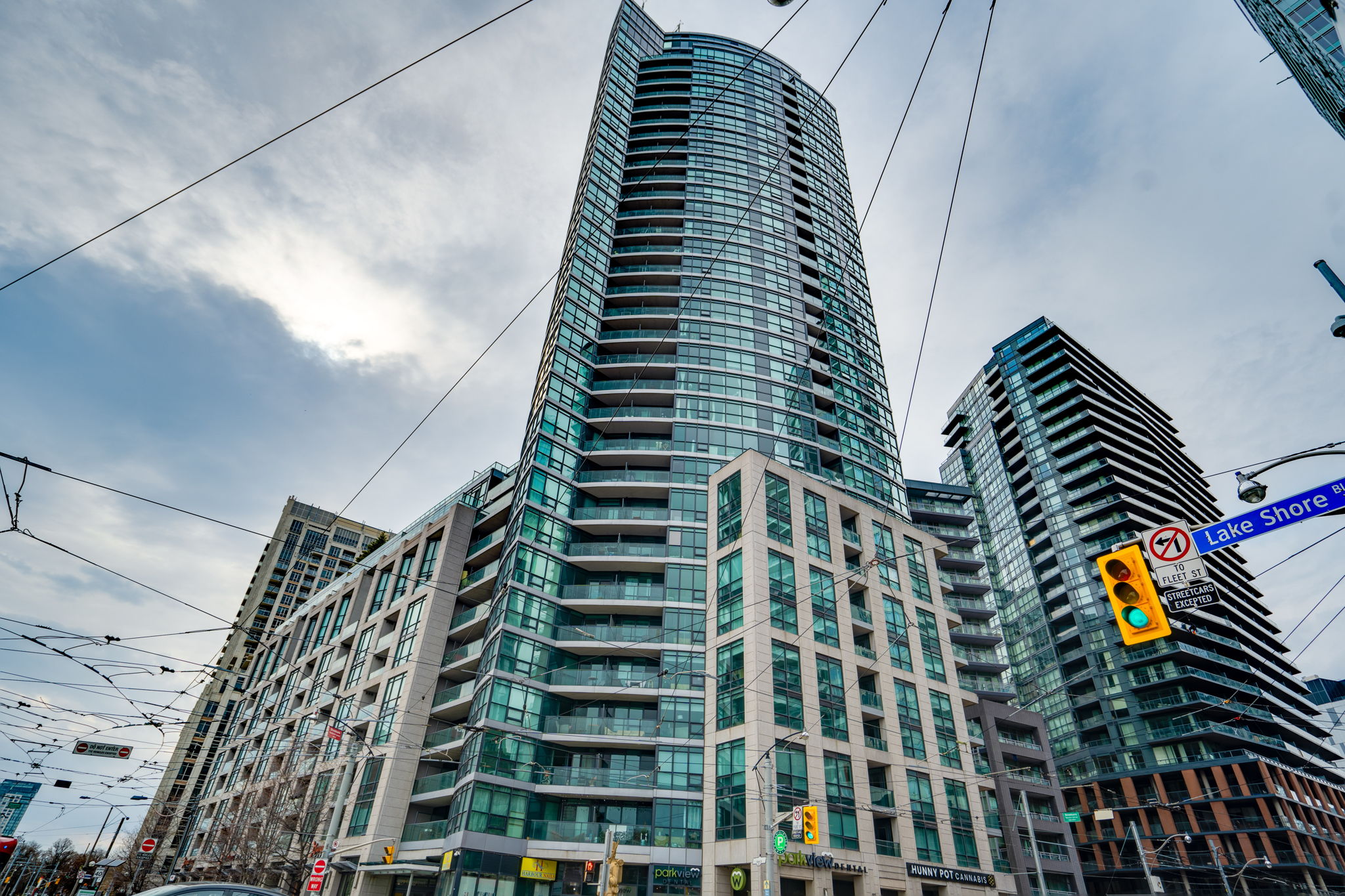 600 Fleet St 1204 Toronto, ON M5V 1B7