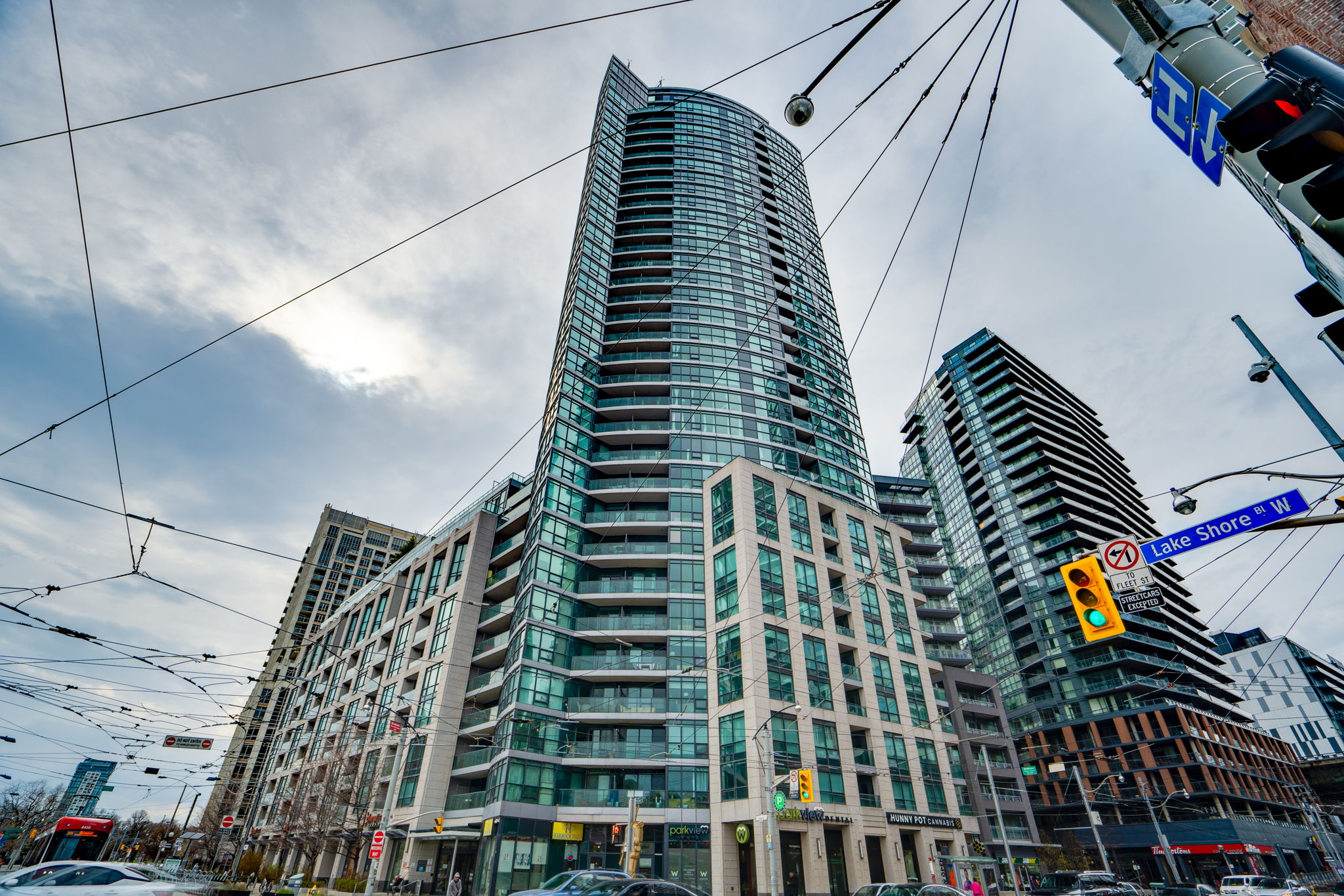 600 Fleet St 1204 Toronto, ON M5V 1B7