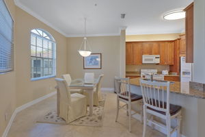 Breakfast Bar - Eat in Kitchen