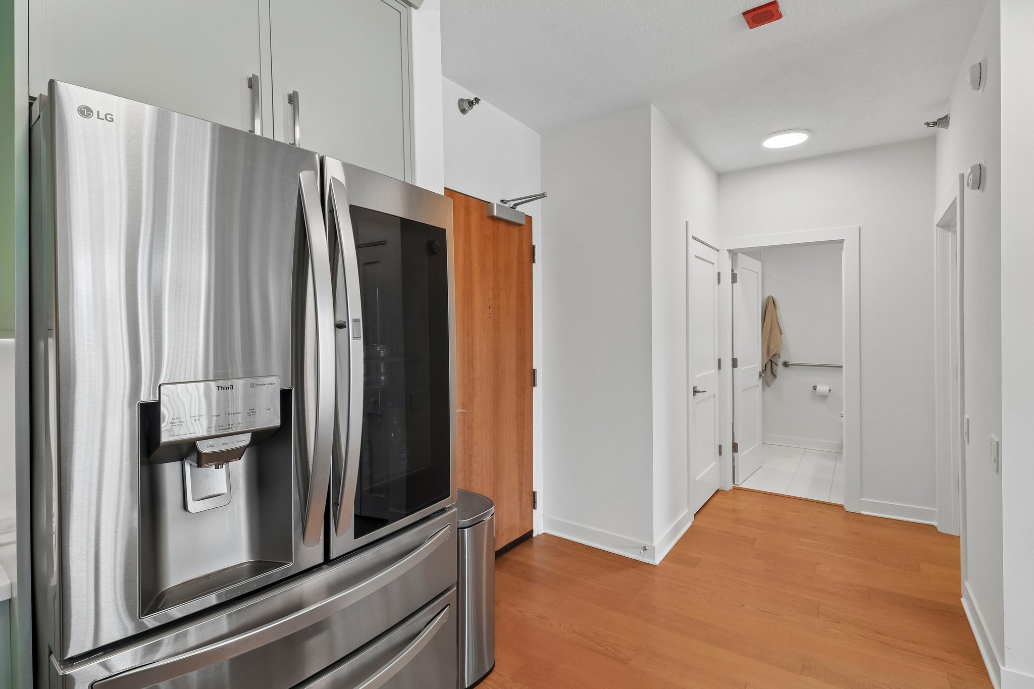 N Kingsbury St 1005-S0206-009.jpg