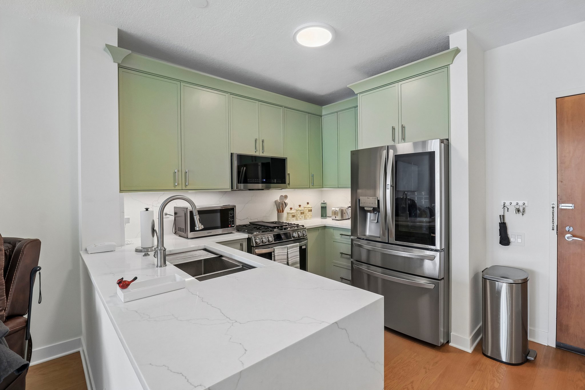 N Kingsbury St 1005-S0206-010.jpg