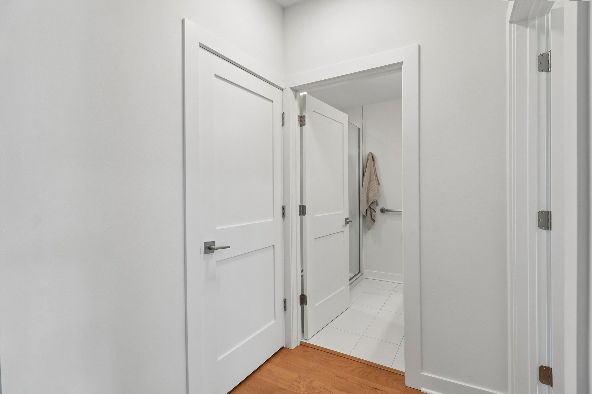N Kingsbury St 1005-S0206-020.jpg