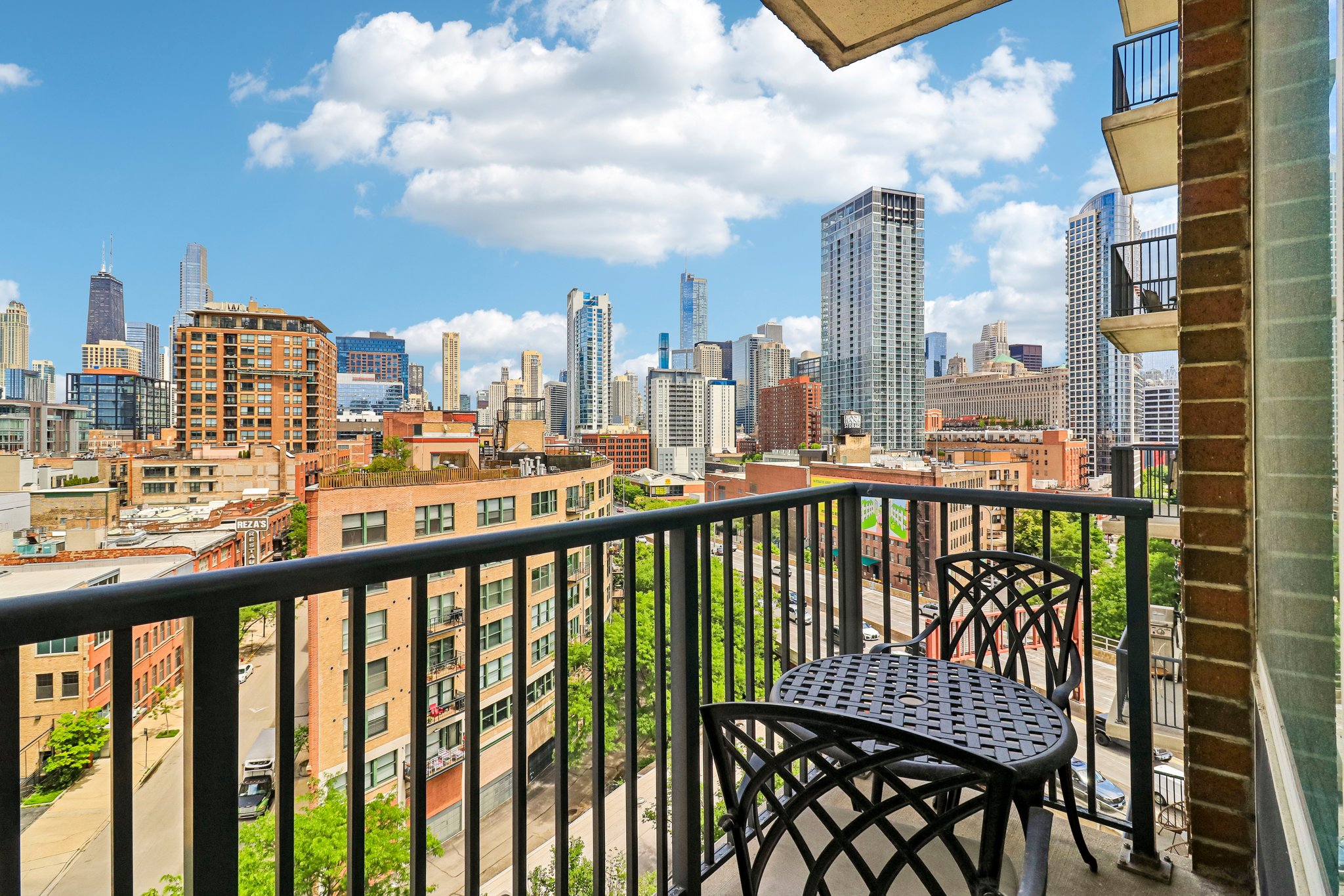 N Kingsbury St 1005-S0206-021.jpg
