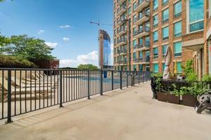 N Kingsbury St 1005-0206-904.jpg