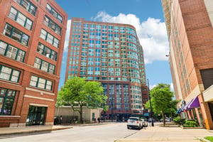 N Kingsbury St 1005-S0206-001.jpg