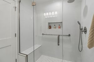 N Kingsbury St 1005-S0206-014.jpg