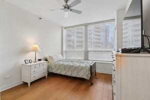 N Kingsbury St 1005-S0206-016.jpg